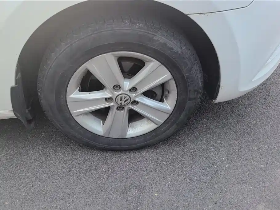 Volkswagen Jetta 2015 Value Edition 1.6L Manual Fashion фото 6