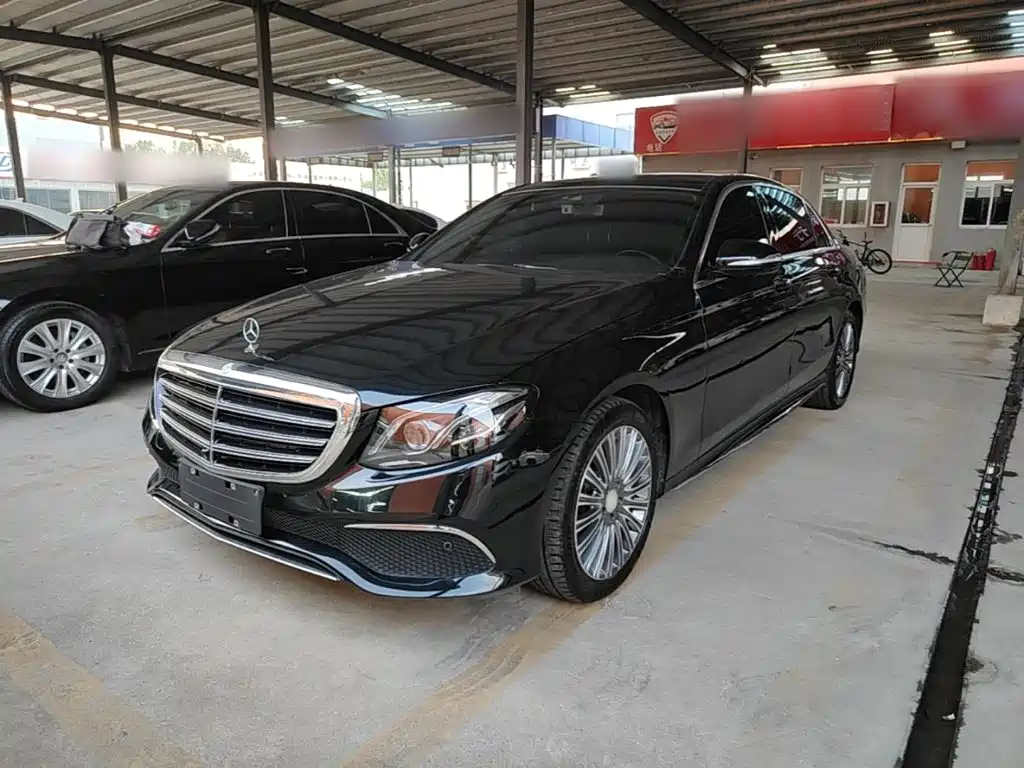 Фото 1 - Mercedes-Benz E-Class