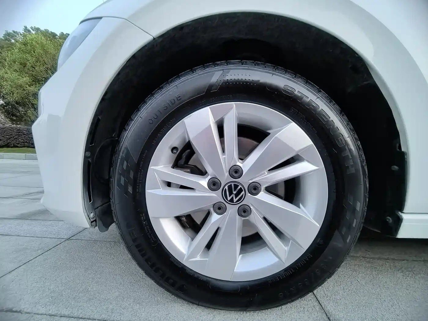 Volkswagen Polo 2021 Plus 1.5L Automatic Panorama Enjoyment Edition фото 15