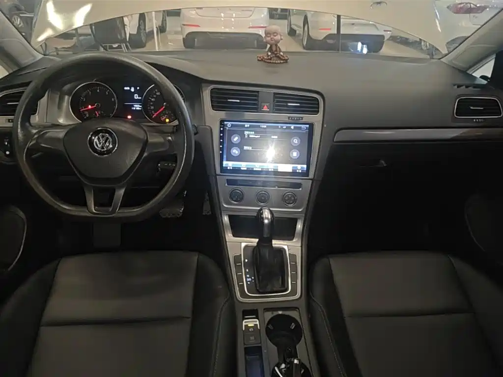Volkswagen Golf 2016 1.6L Automatic Fashion фото 10
