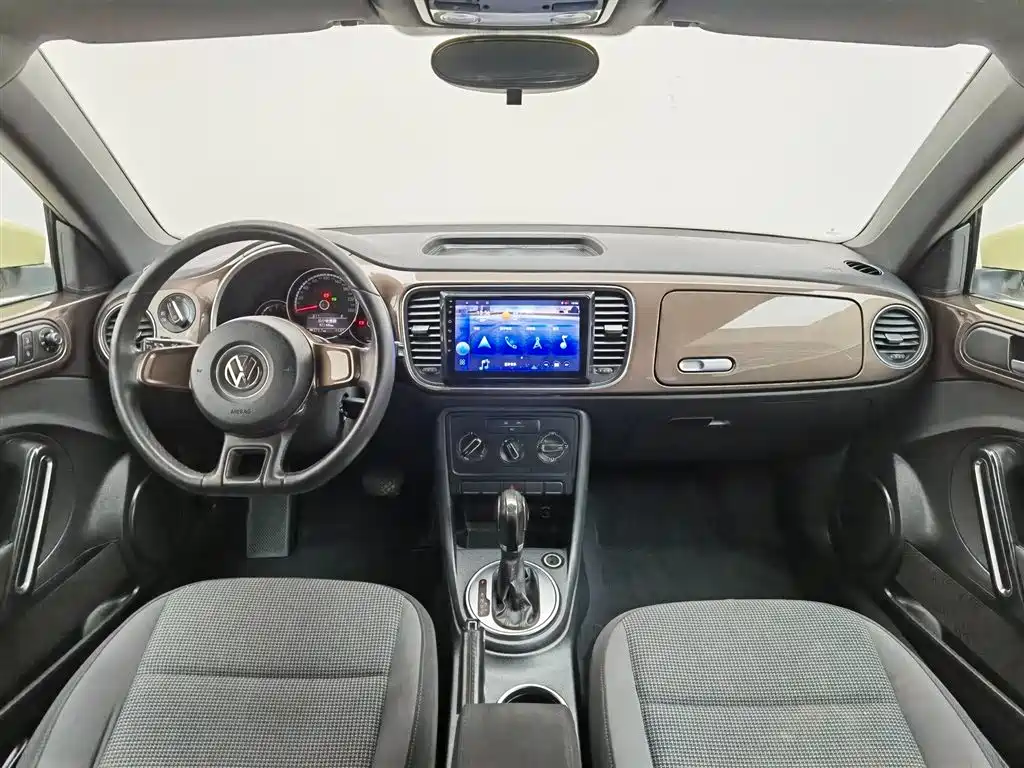 Volkswagen Beetle 2014 1.4TSI Fashion Edition фото 23