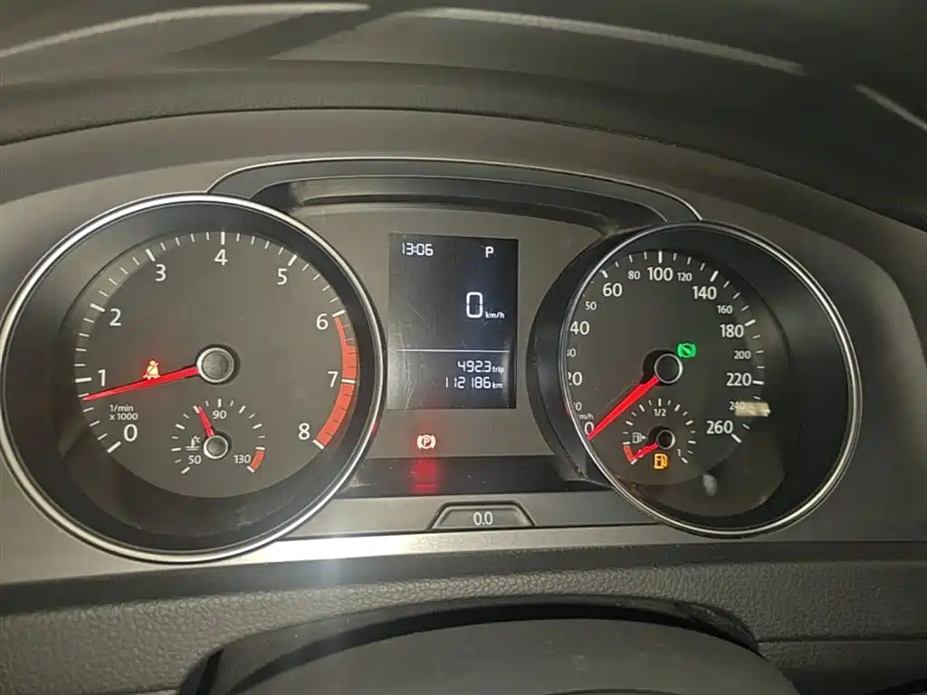 Volkswagen Golf 2016 1.6L Automatic Fashion фото 12