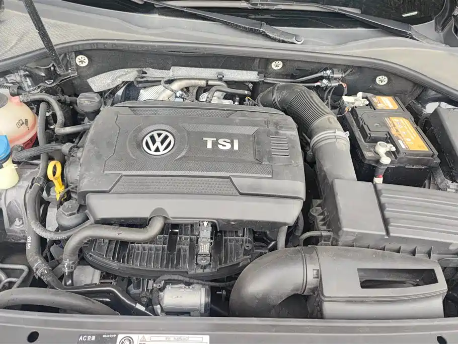 Volkswagen Passat 2017 330TSI DSG Luxury фото 10