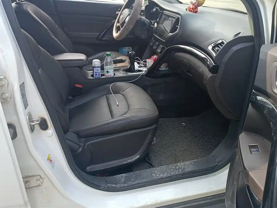 GAC Trumpchi Trumpchi GS4 2017 200T Manual 2WD Elite фото 8