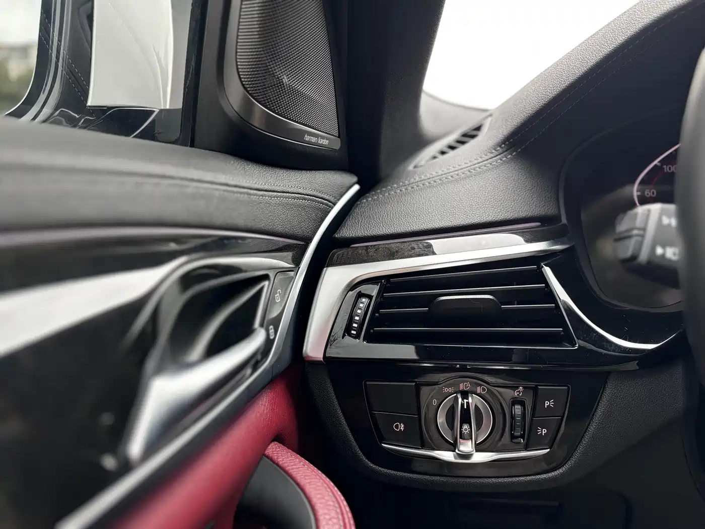 BMW 5 Series 2020 530Li Exclusive M Sport Package фото 16