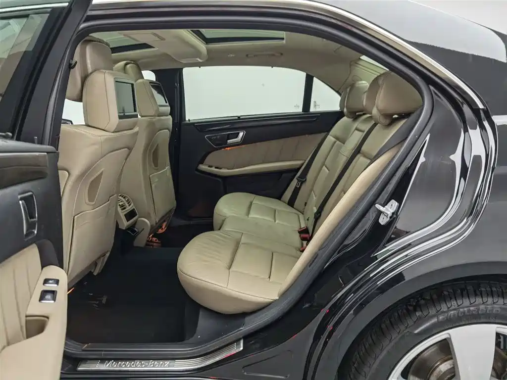 Mercedes-Benz E-Class 2013 E 300 L Fashion фото 15