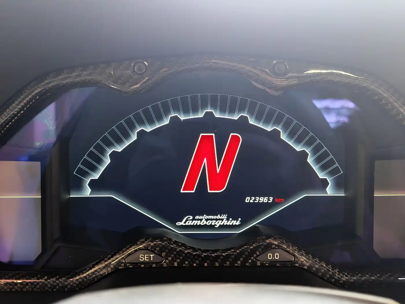 Lamborghini Aventador 2011 LP 700-4 фото 11