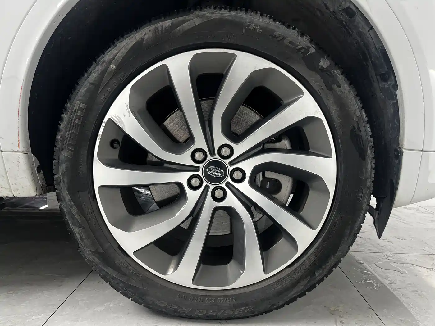 Land Rover Discovery Sport 2023 249PS R-Dynamic S Performance Version фото 7