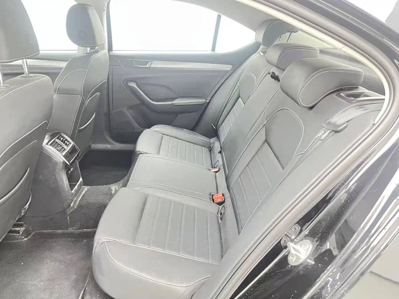 Škoda Superb 2024 TSI280 DSG Premium Edition фото 11