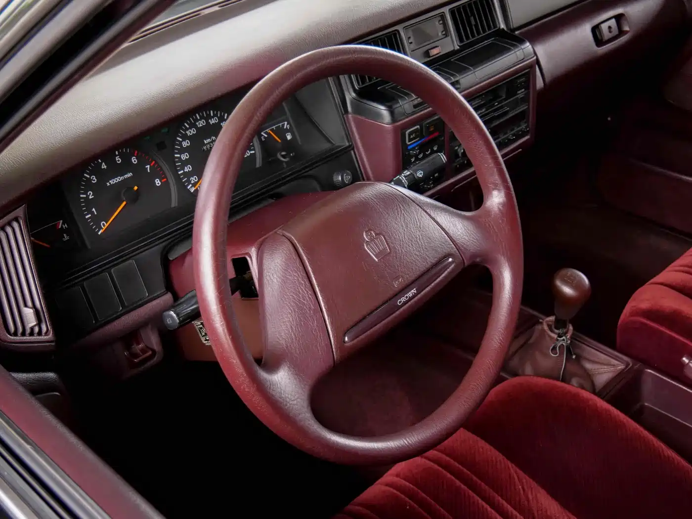 Toyota Crown фото 37