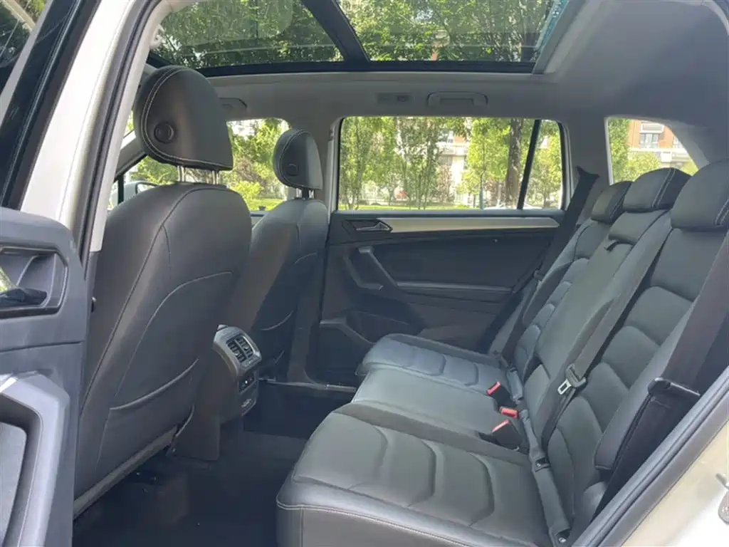 Volkswagen Tiguan L 2019 330TSI Automatic 2WD Panorama Comfort Edition China VI фото 5