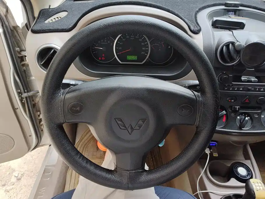 Wuling Motors Wuling Hongguang 2013 2013 1.5L Standard