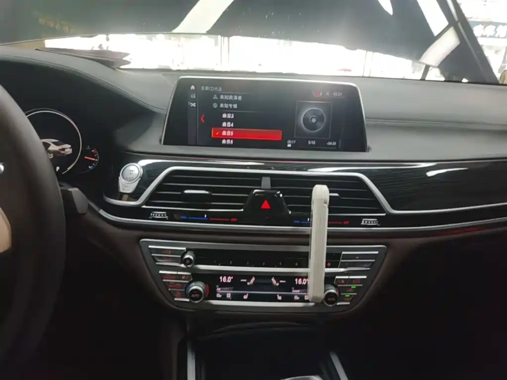 BMW 7 Series 2018 730Li Leading Type M Sport Package фото 13