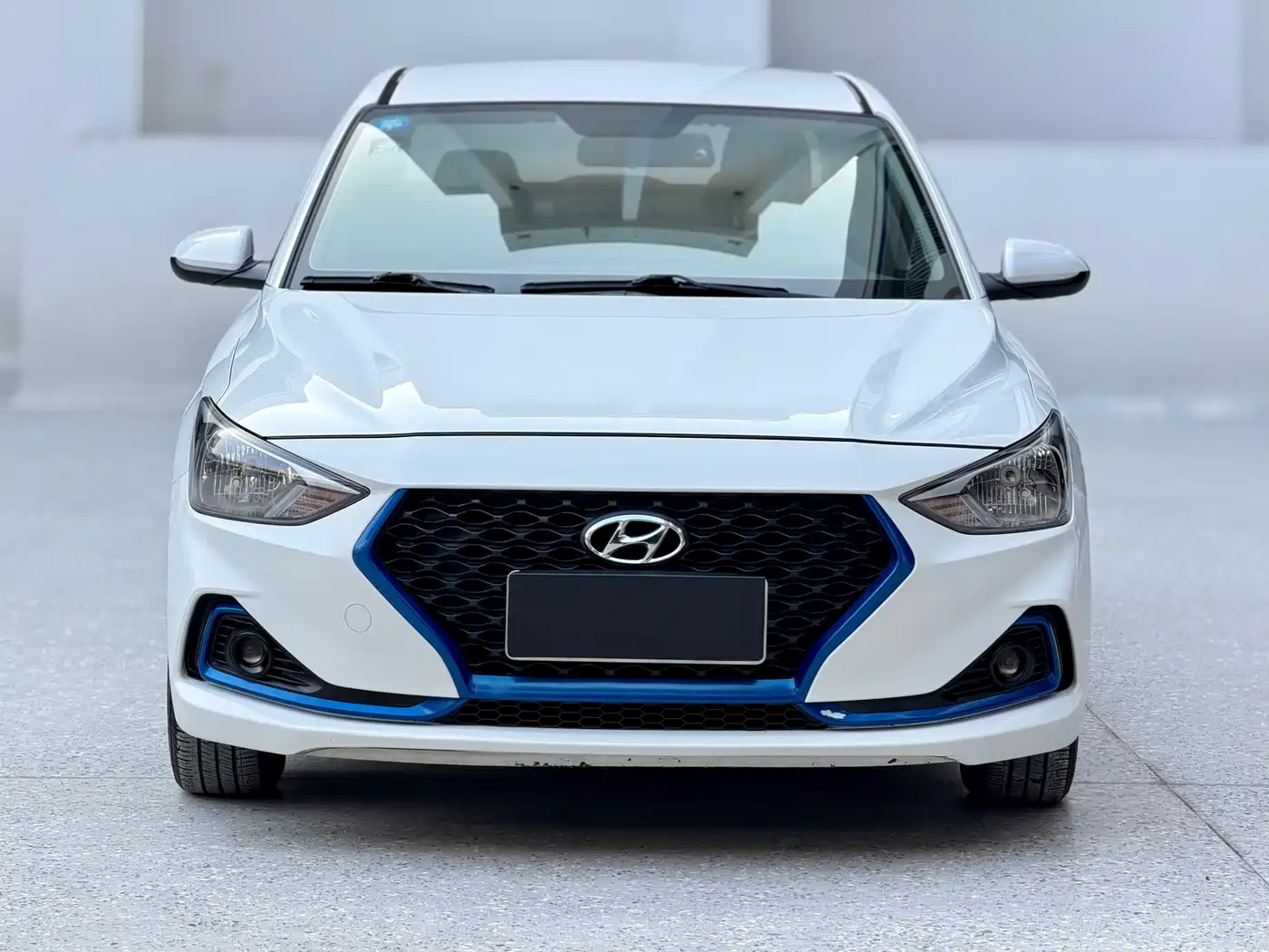 Hyundai Elantra 2018 1.6L Automatic Pleasing Edition GL China VI фото 2