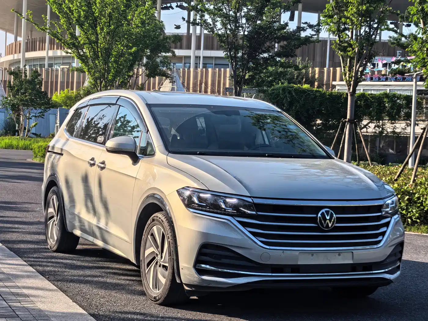 Volkswagen Viloran 2020 330TSI Luxury Edition фото 3