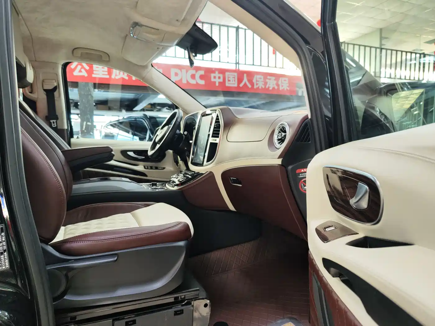 Mercedes-Benz Vito 2021 2.0T Business Edition 7-seater фото 7