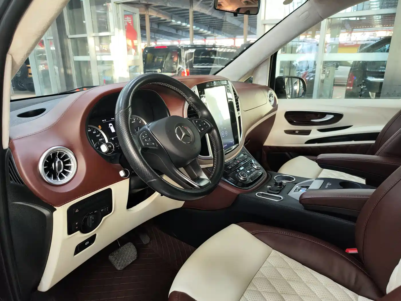 Mercedes-Benz Vito 2021 2.0T Business Edition 7-seater фото 15
