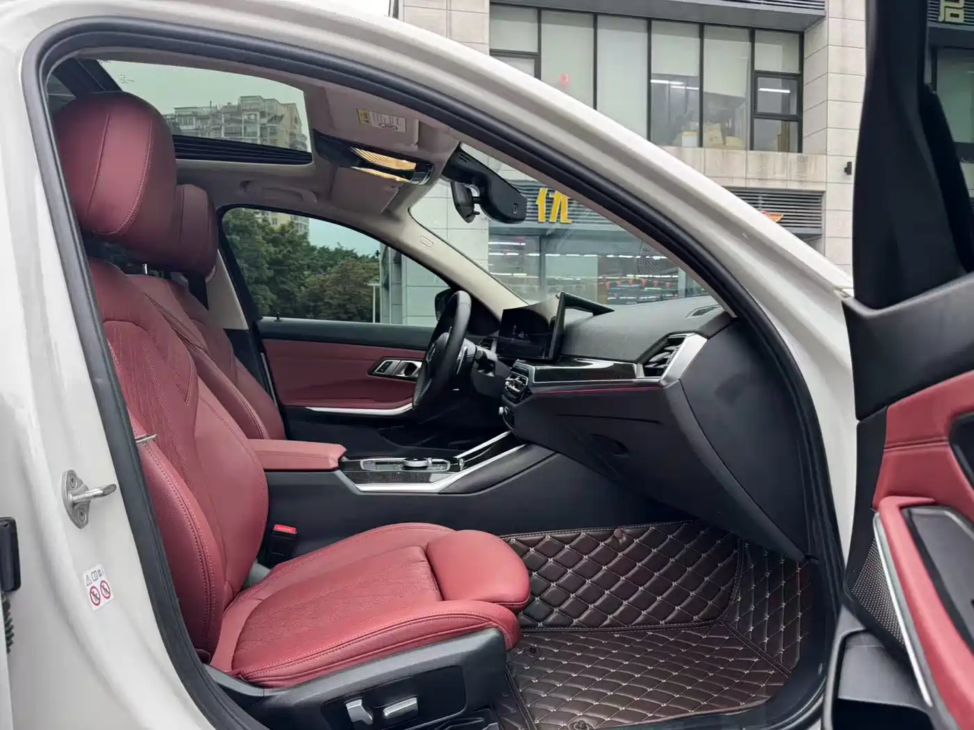BMW 3 Series 2023 325Li M Sport Package фото 3