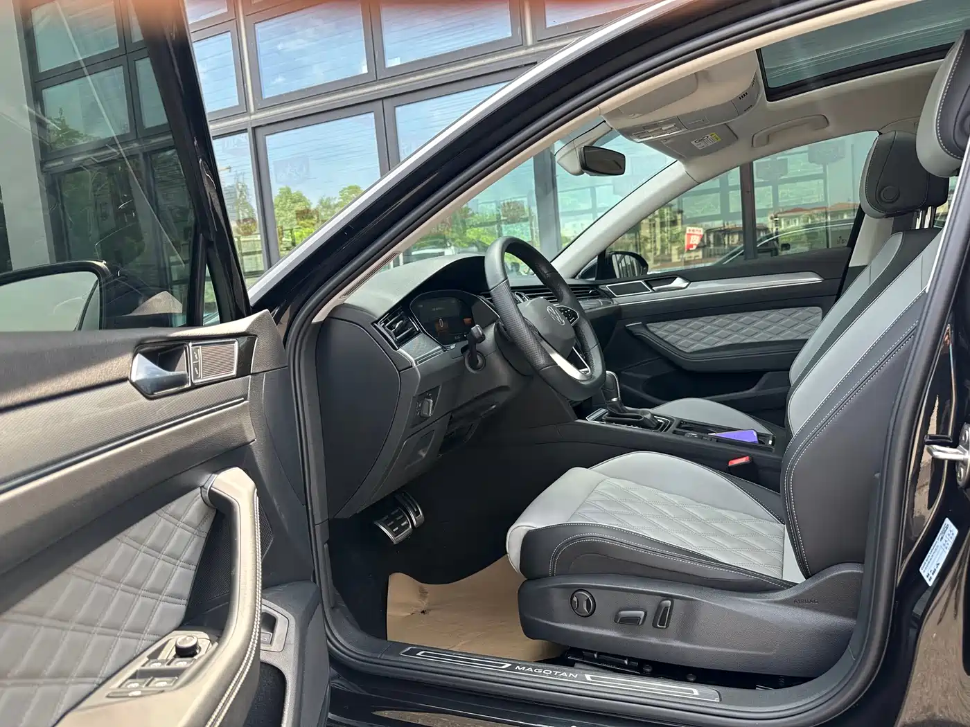 Volkswagen Magotan 2025 Model Public Edition 280TSI DSG Luxury фото 4