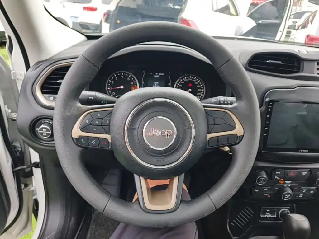 Jeep Renegade 2018 2018 Connected Large Screen Edition 180T Automatic High Energy