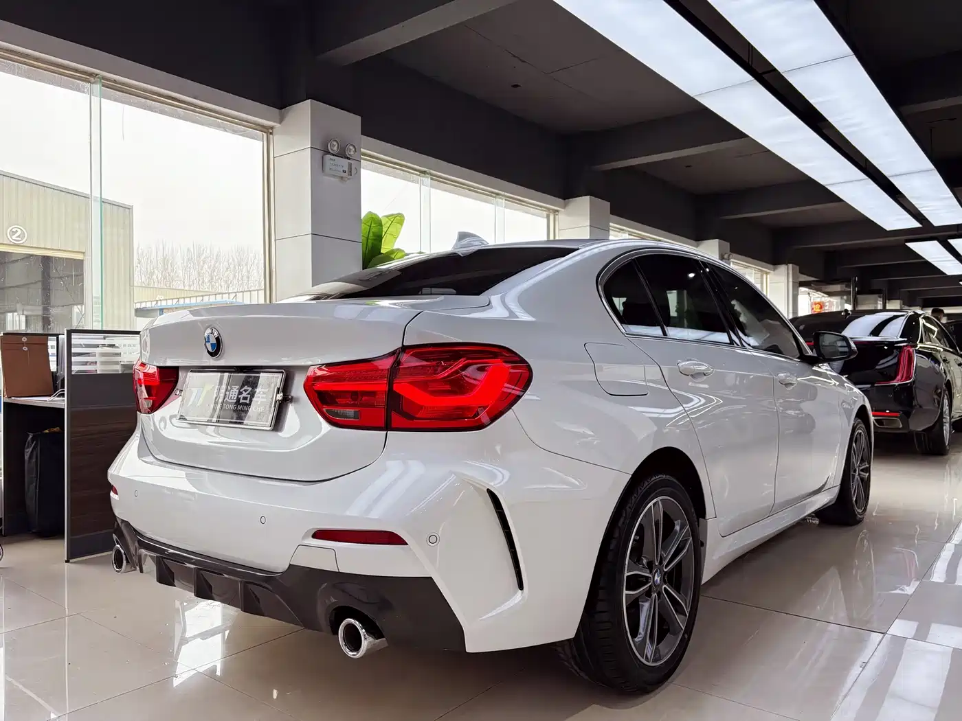BMW 1-SERIES
