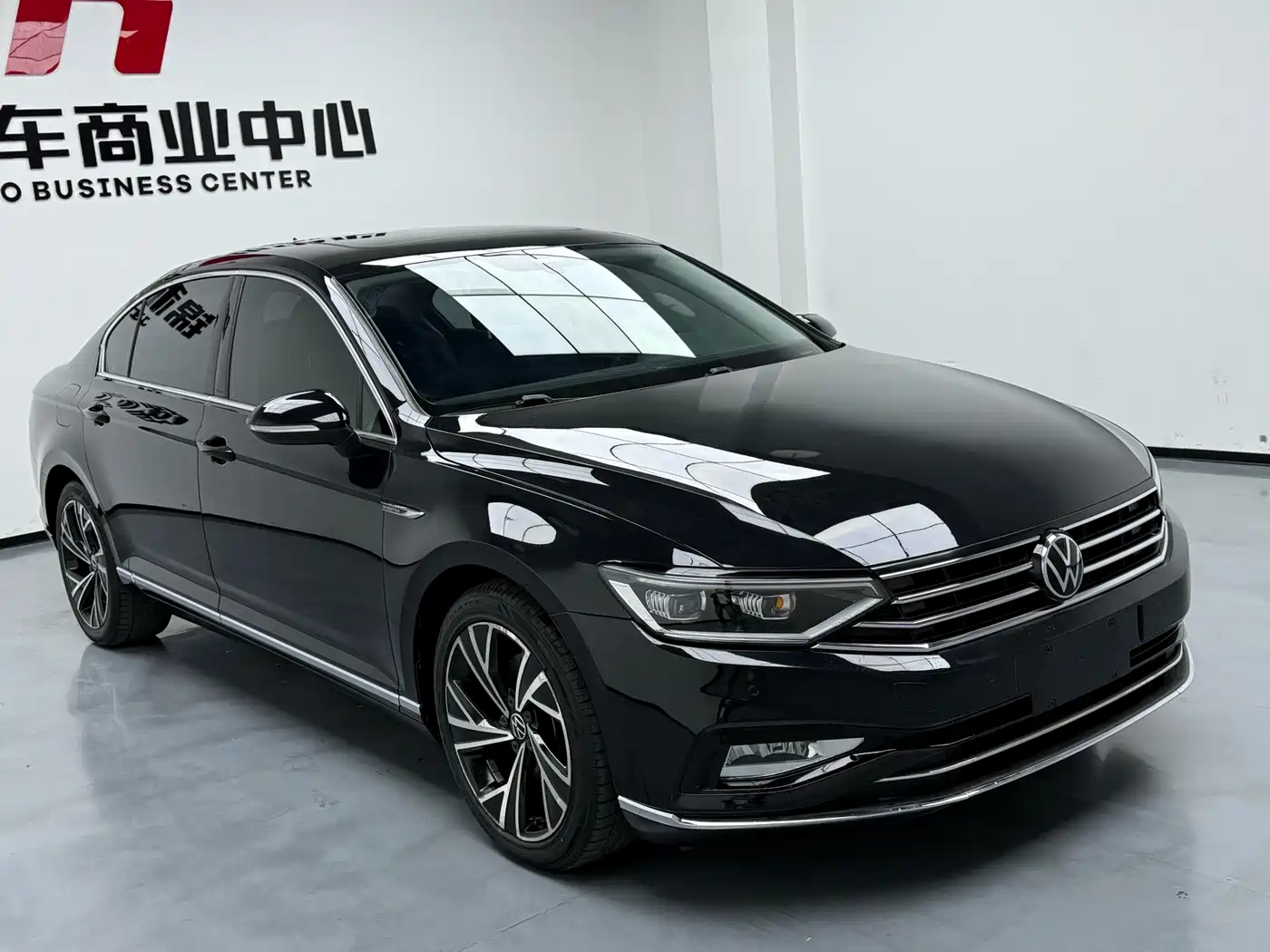 Volkswagen Magotan 2020 330TSI DSG Luxury фото 3