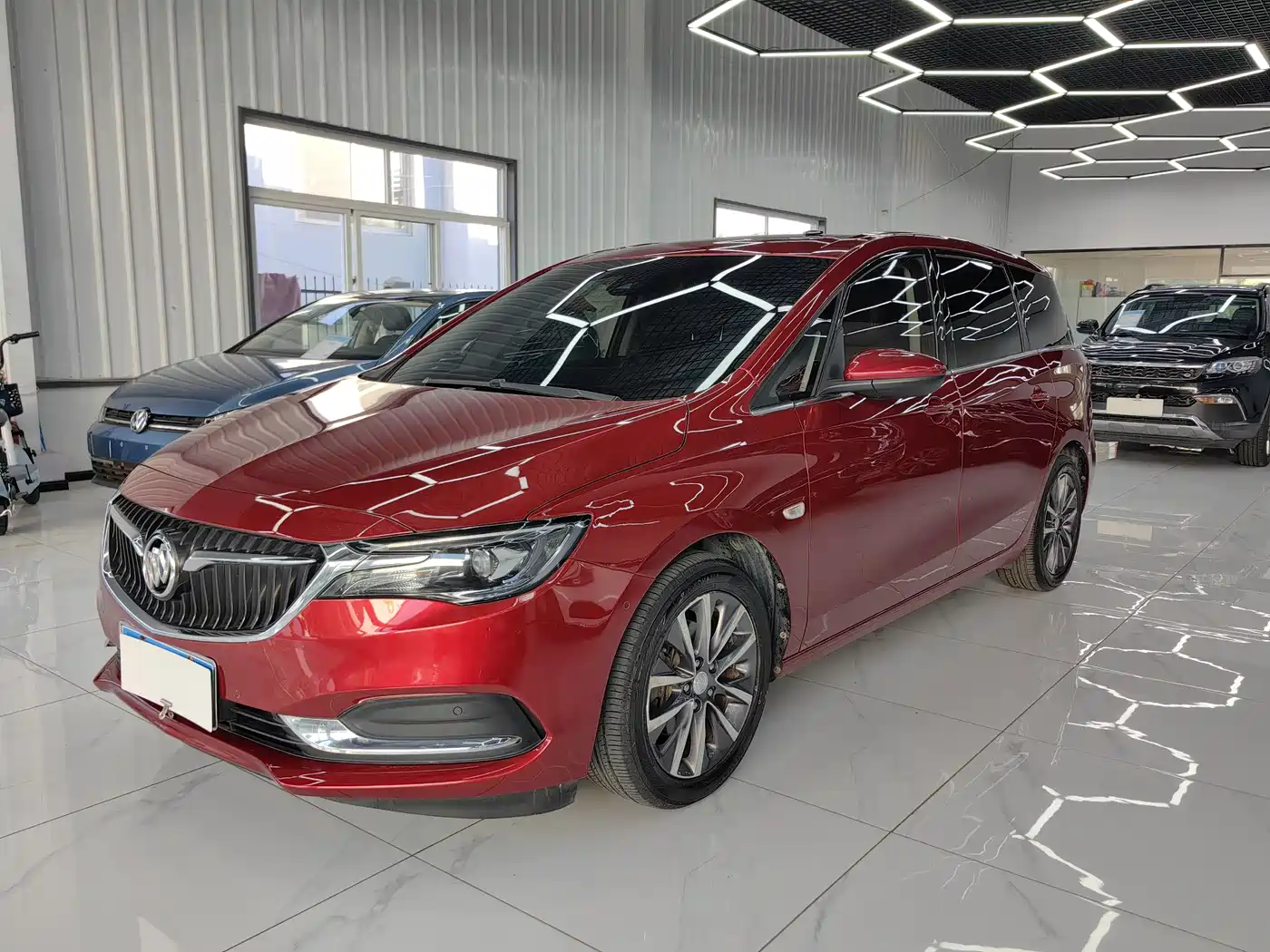 Buick GL6 2018 18T 6-Seater Premium