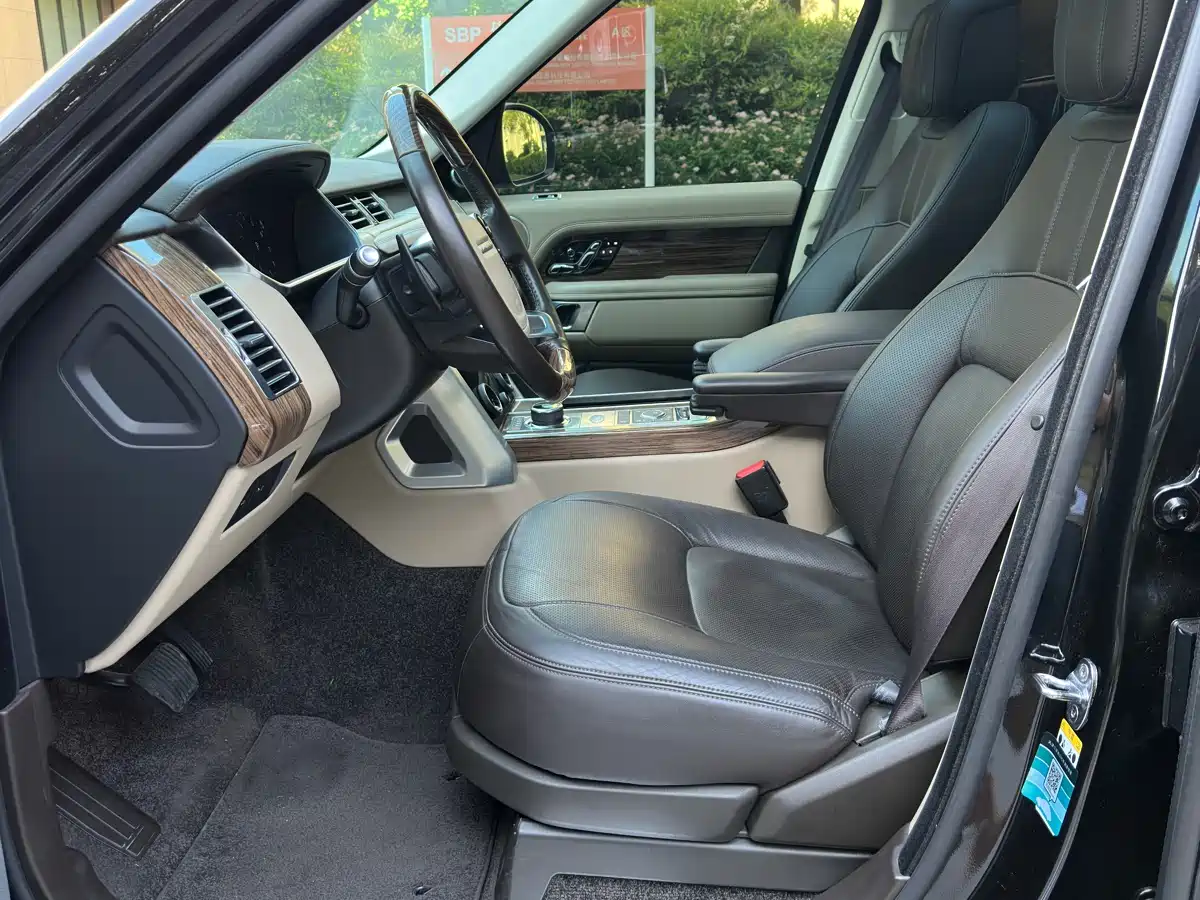 Land Rover Range Rover 2018 3.0 SC V6 Vogue Heritage Extended Edition фото 10