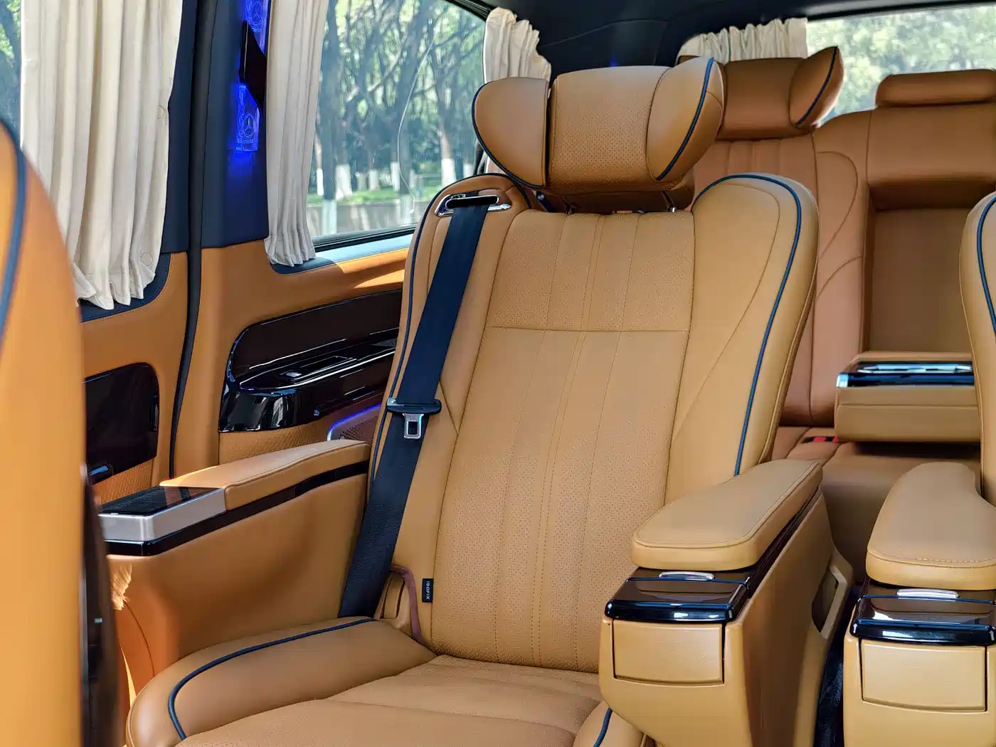 Mercedes-Benz Vito 2021 2.0T Business Edition 7-seater фото 22