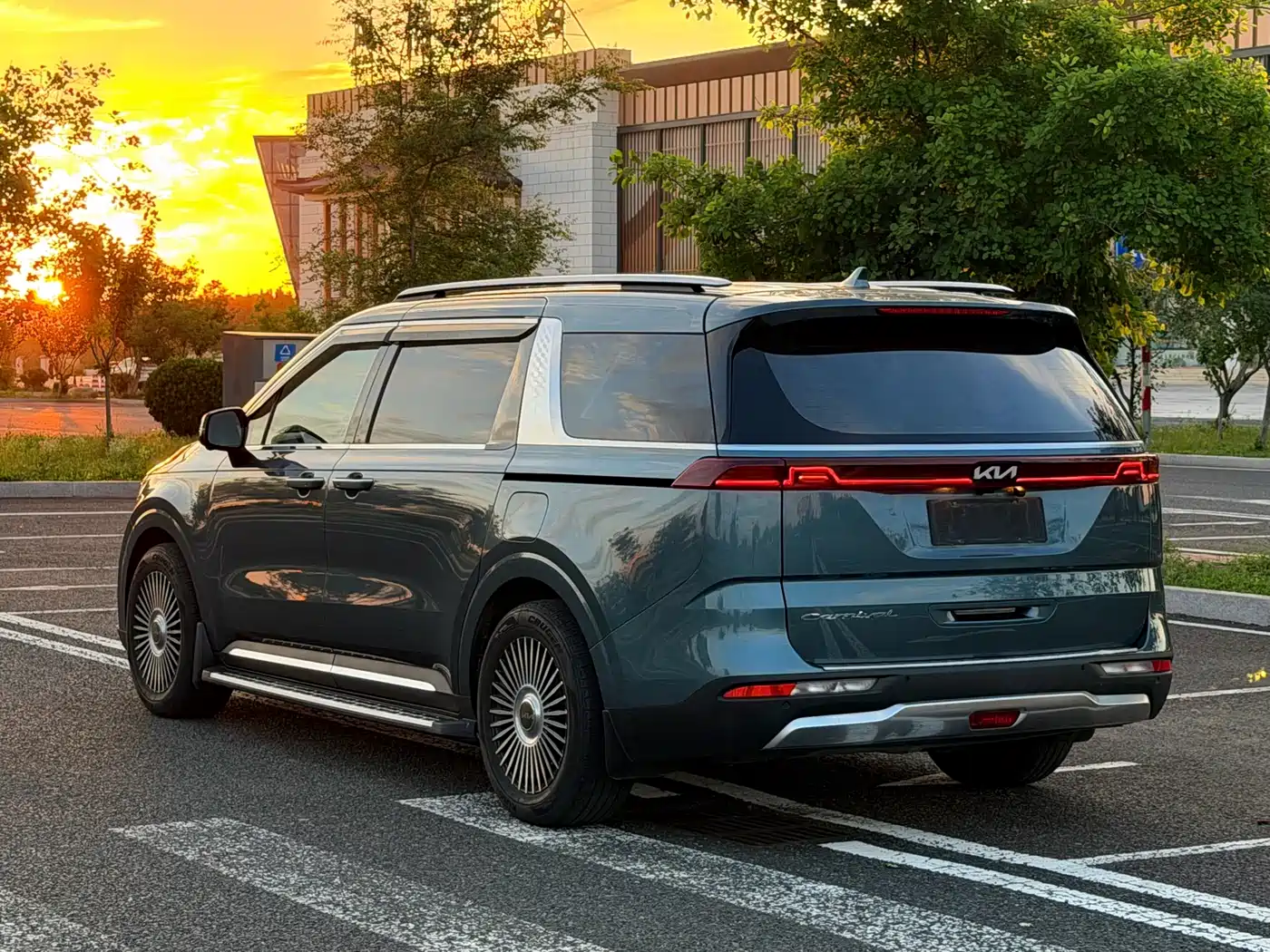 Kia Carnival 2021 2.0T Flagship Edition фото 5