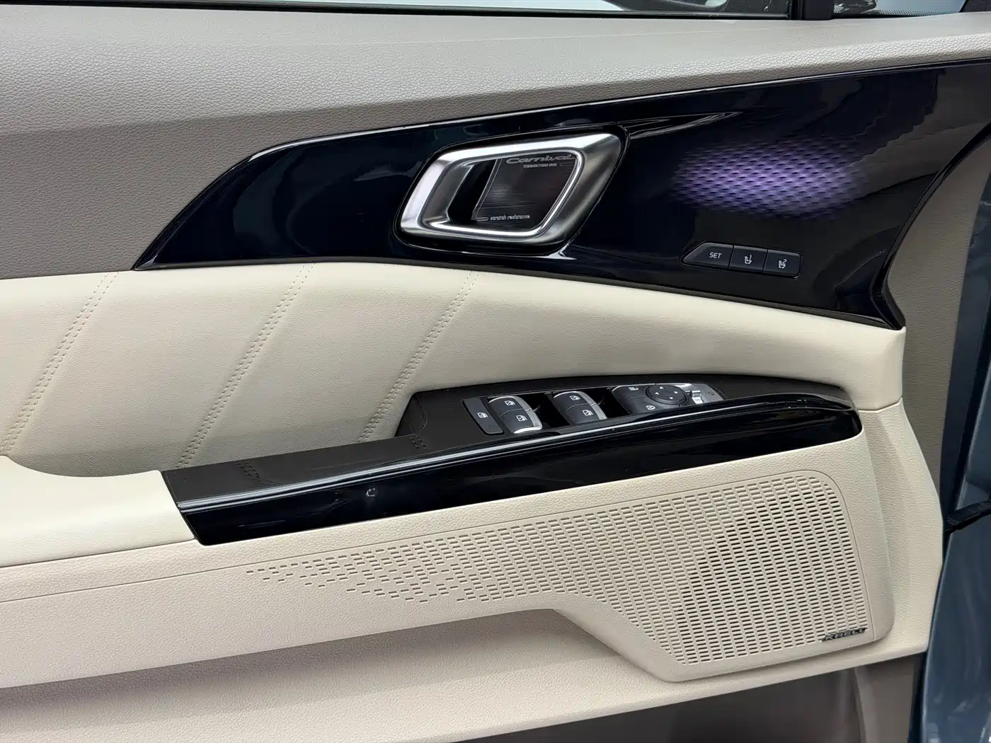 Kia Carnival 2021 2.0T Flagship Edition фото 8