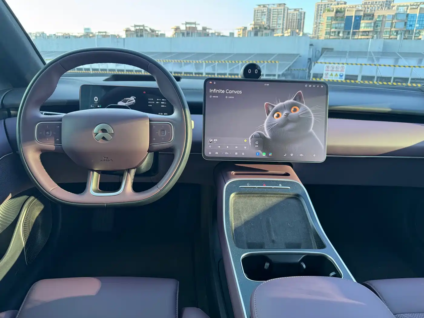 NIO ET5T 2025 Model Champion Commemorative Edition 75kWh Touring фото 11