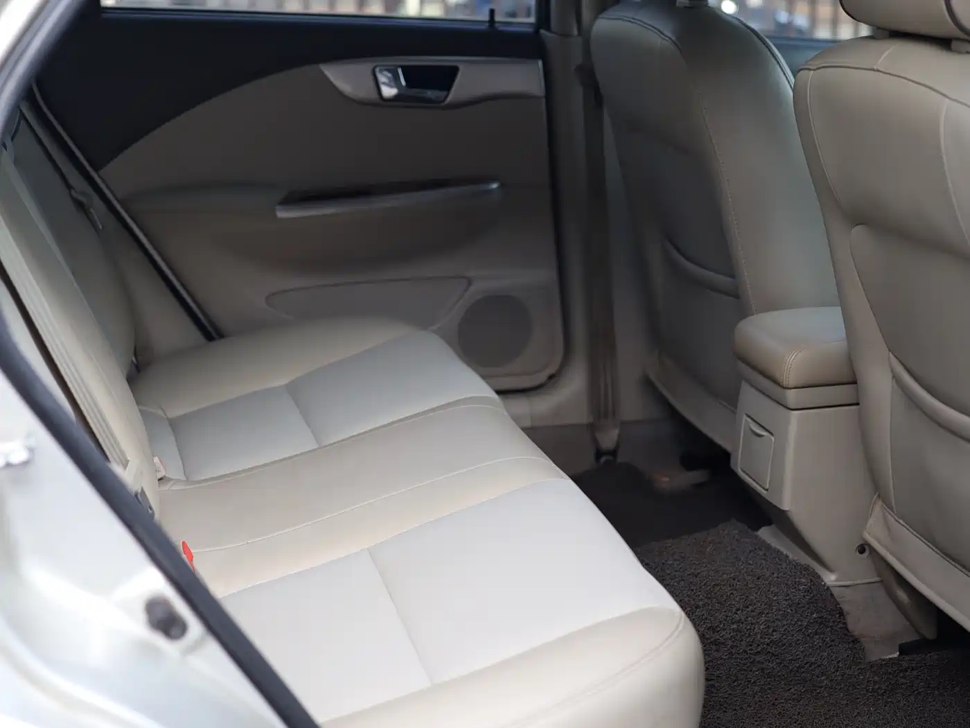 Buick Excelle 2015 1.5L Automatic Classic фото 25