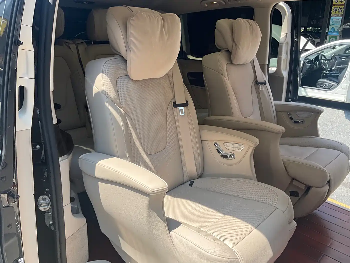 Mercedes-Benz V-Class 2018 V 260 Premium Edition China VI фото 17