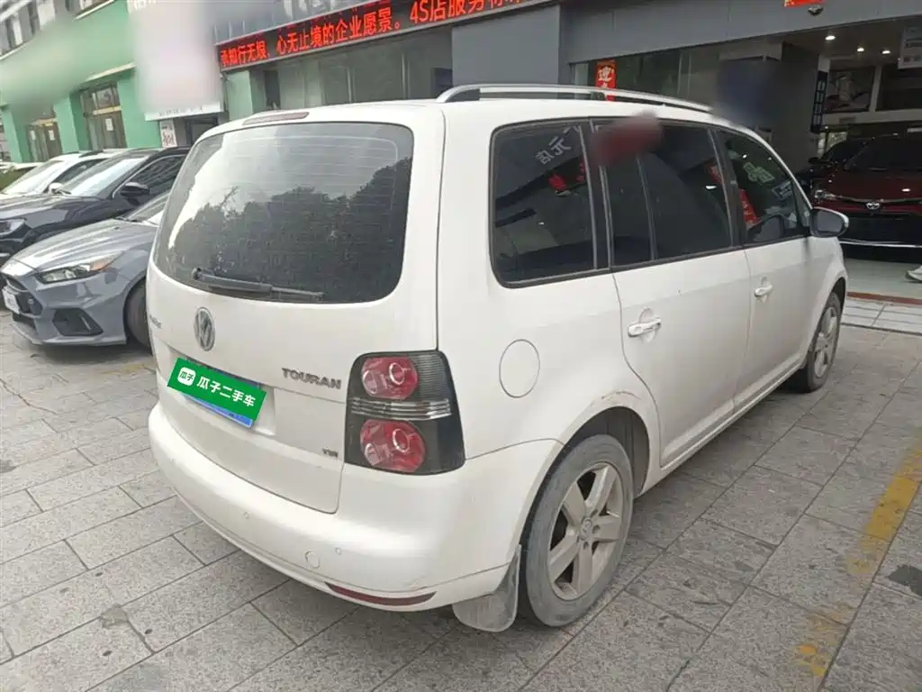 Volkswagen Touran 2013 1.4T Manual Trend 5-seater фото 7