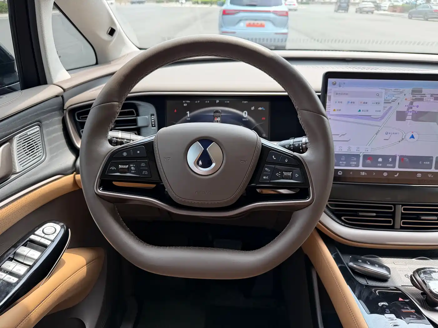 Denza D9 2022 DM-i 970 AWD Flagship фото 11