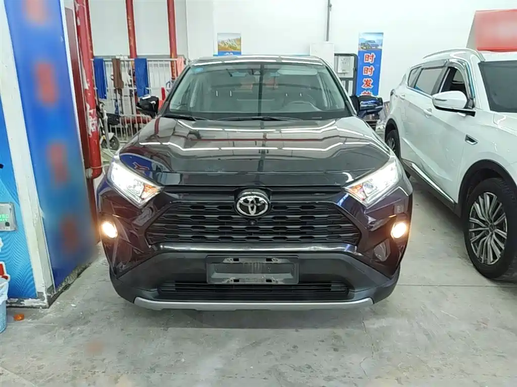 Toyota RAV4 Rongfang 2020 2.0L CVT 2WD Trend Edition фото 3