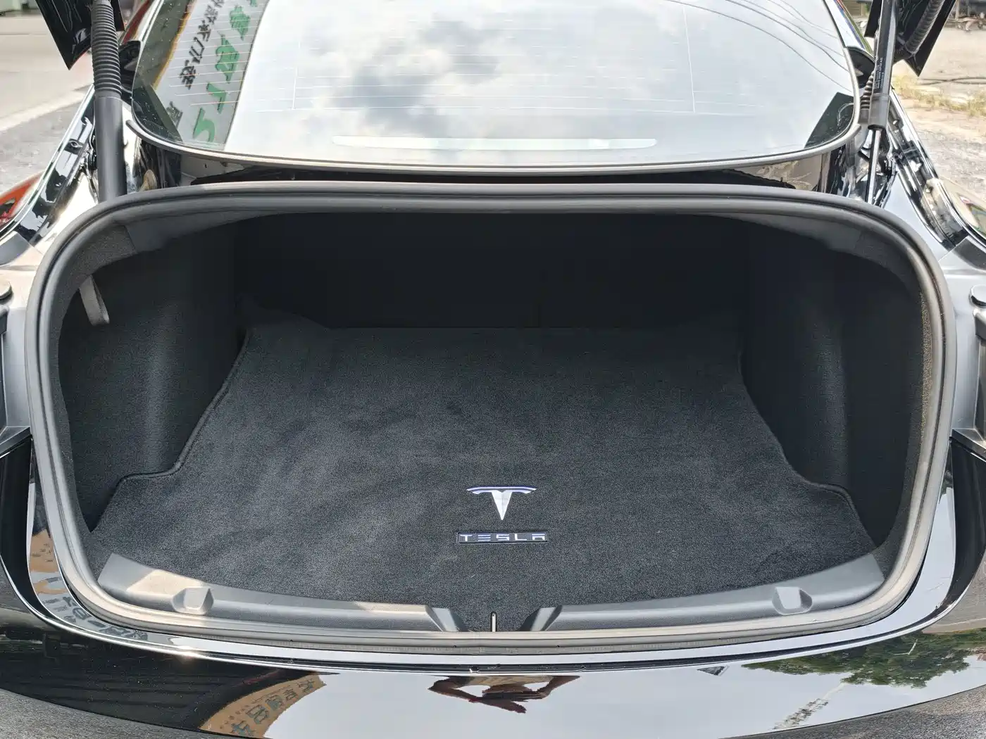 Фото 18 - Tesla Model 3