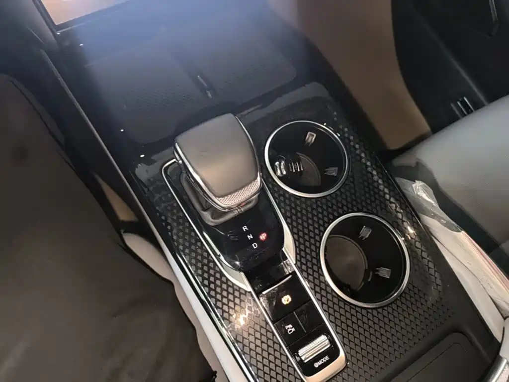 Hongqi HS3 PHEV 2026 2025 125km Jingwei PLUS 2 Million Commemorative Edition