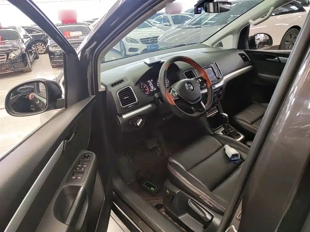 Volkswagen Sharan 2016 380TSI Comfort 7-seater фото 16