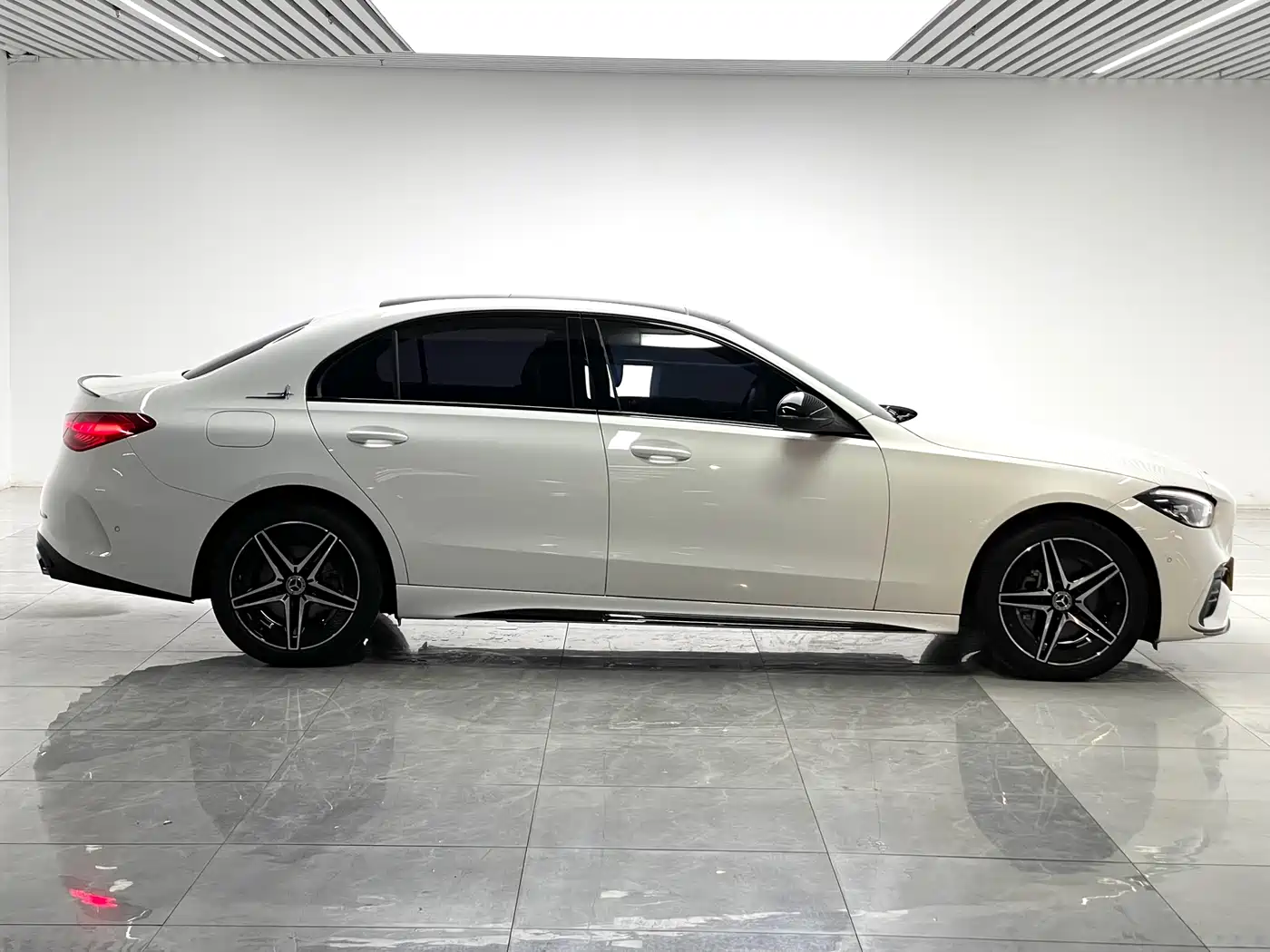 Mercedes-Benz C-Class 2024 Facelift III C 260 L Night Sport Edition фото 8