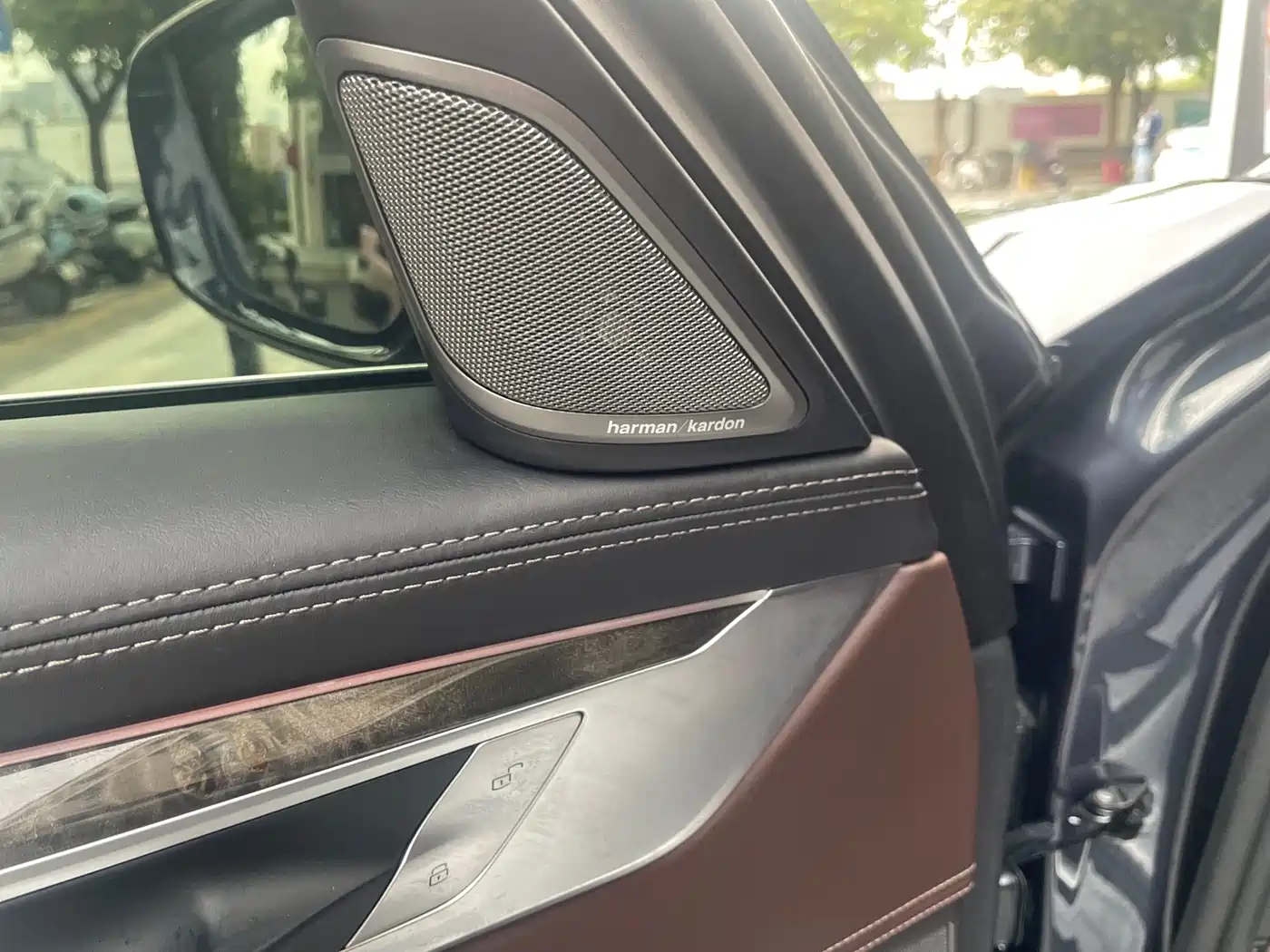 BMW 7 Series 2016 740Li Leading Edition фото 5
