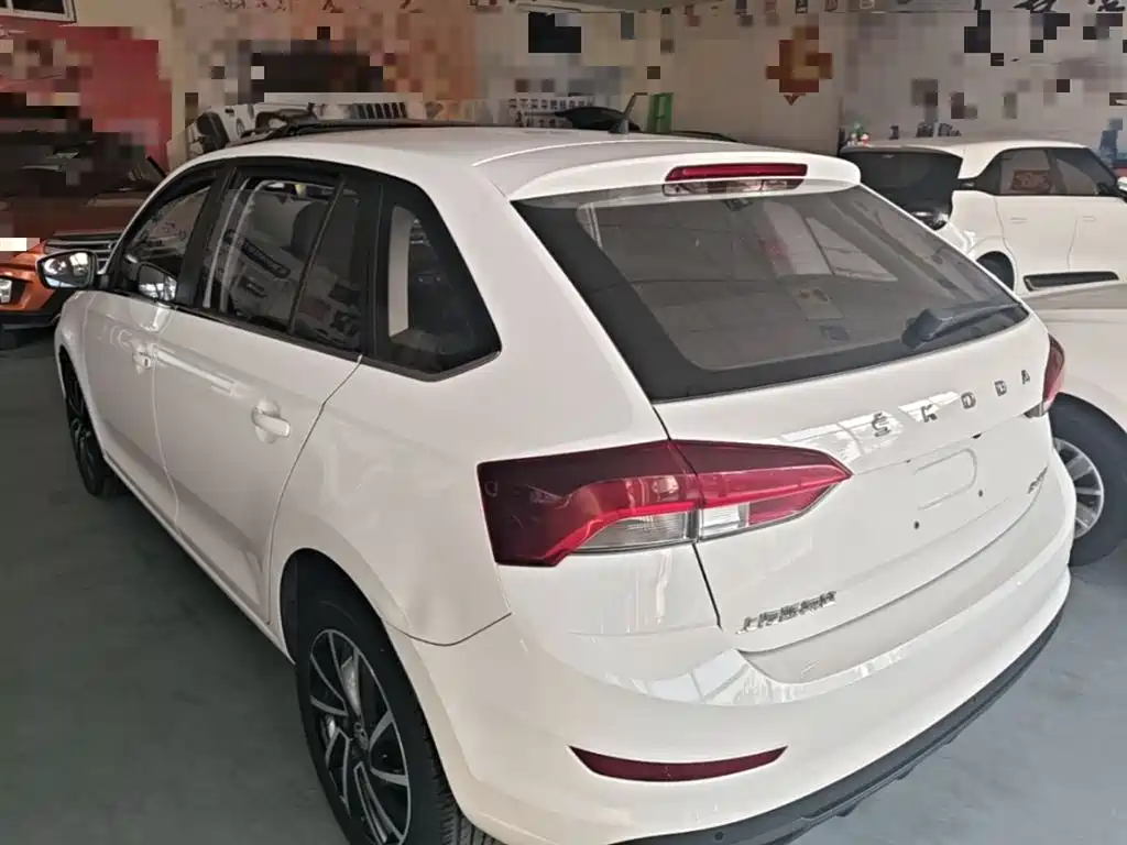 Škoda Skoda Rapid Spaceback 2020 1.5L Auto Comfort фото 5