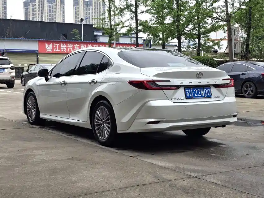 Toyota Camry 2024 2.0G Premium Edition фото 9