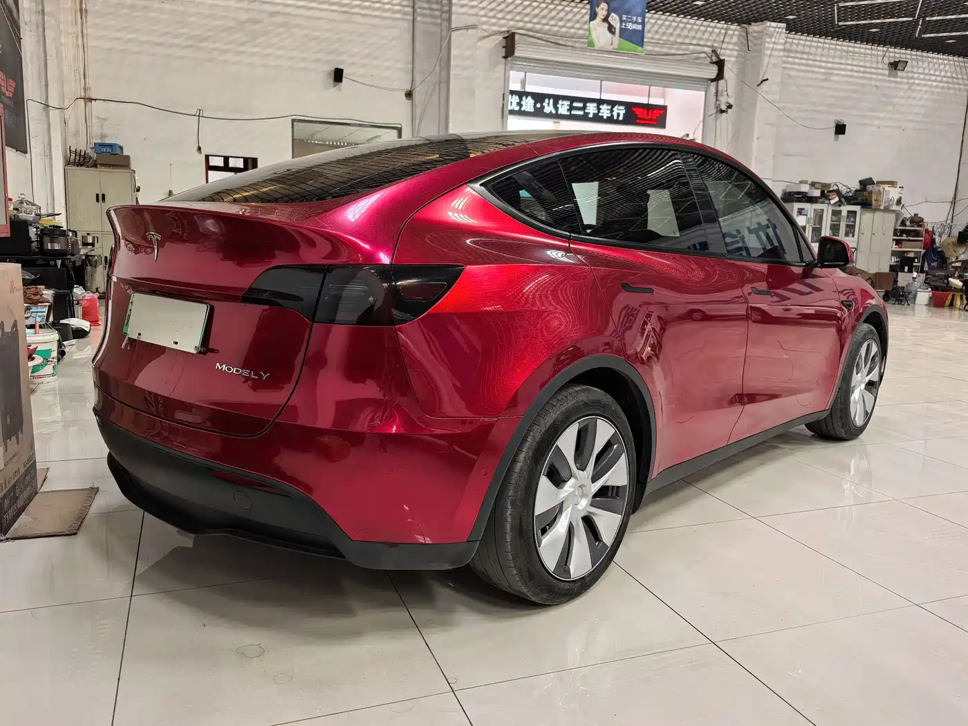 TESLA MODEL Y