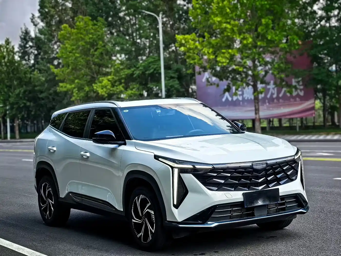 Фото 3 - Geely Boyue