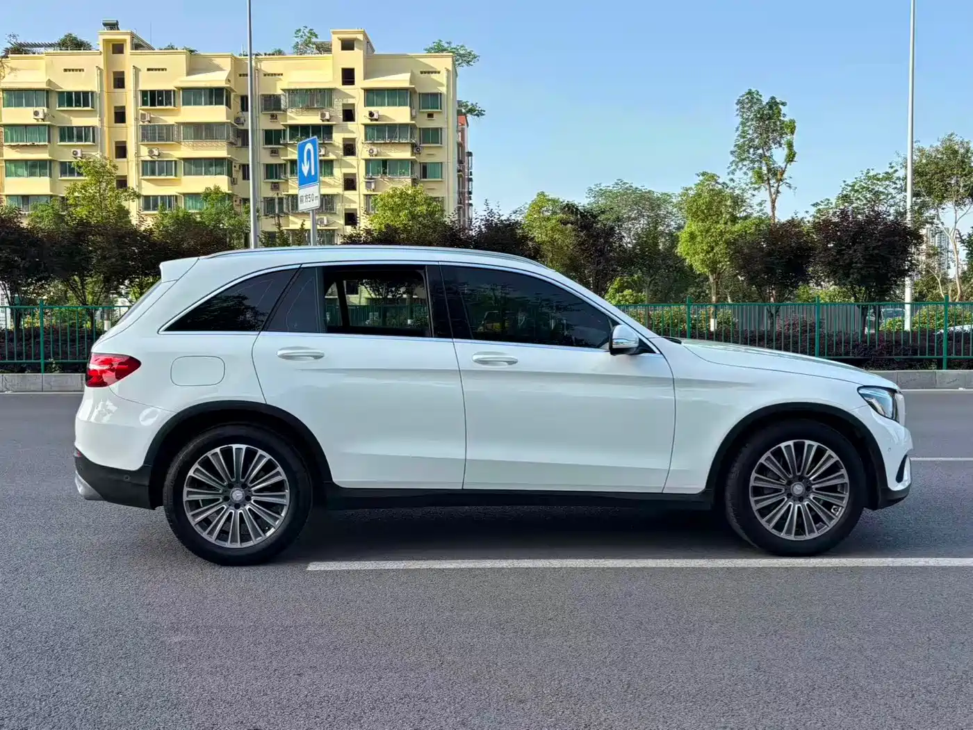 Mercedes-Benz GLC 2016 GLC 260 4MATIC Dynamic фото 3
