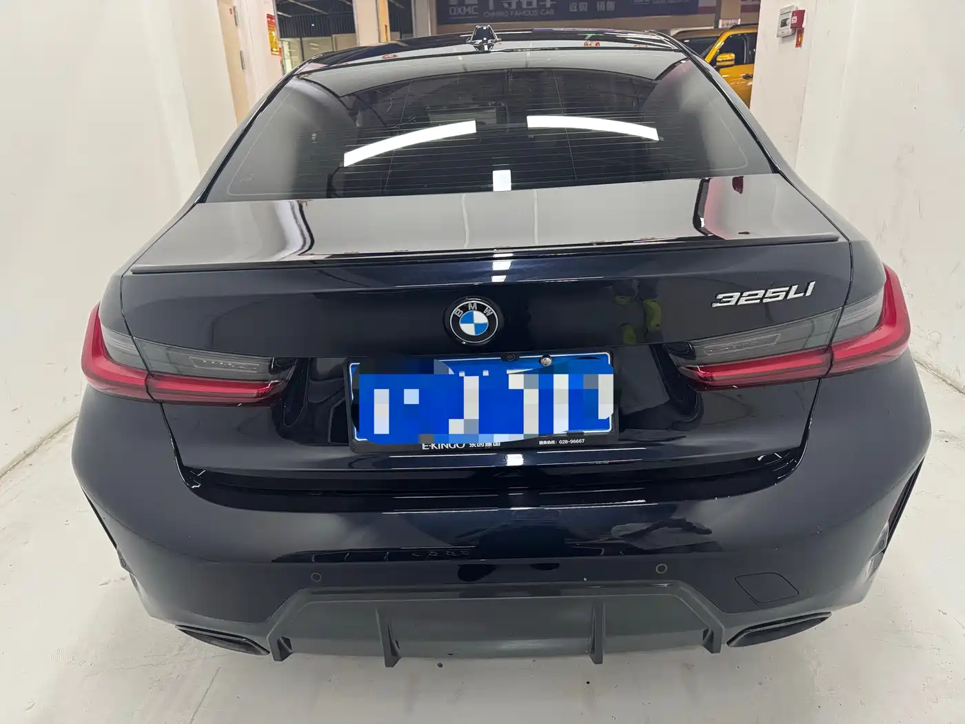 BMW 3 Series 2024 325i M Sport Shadowline Package фото 4