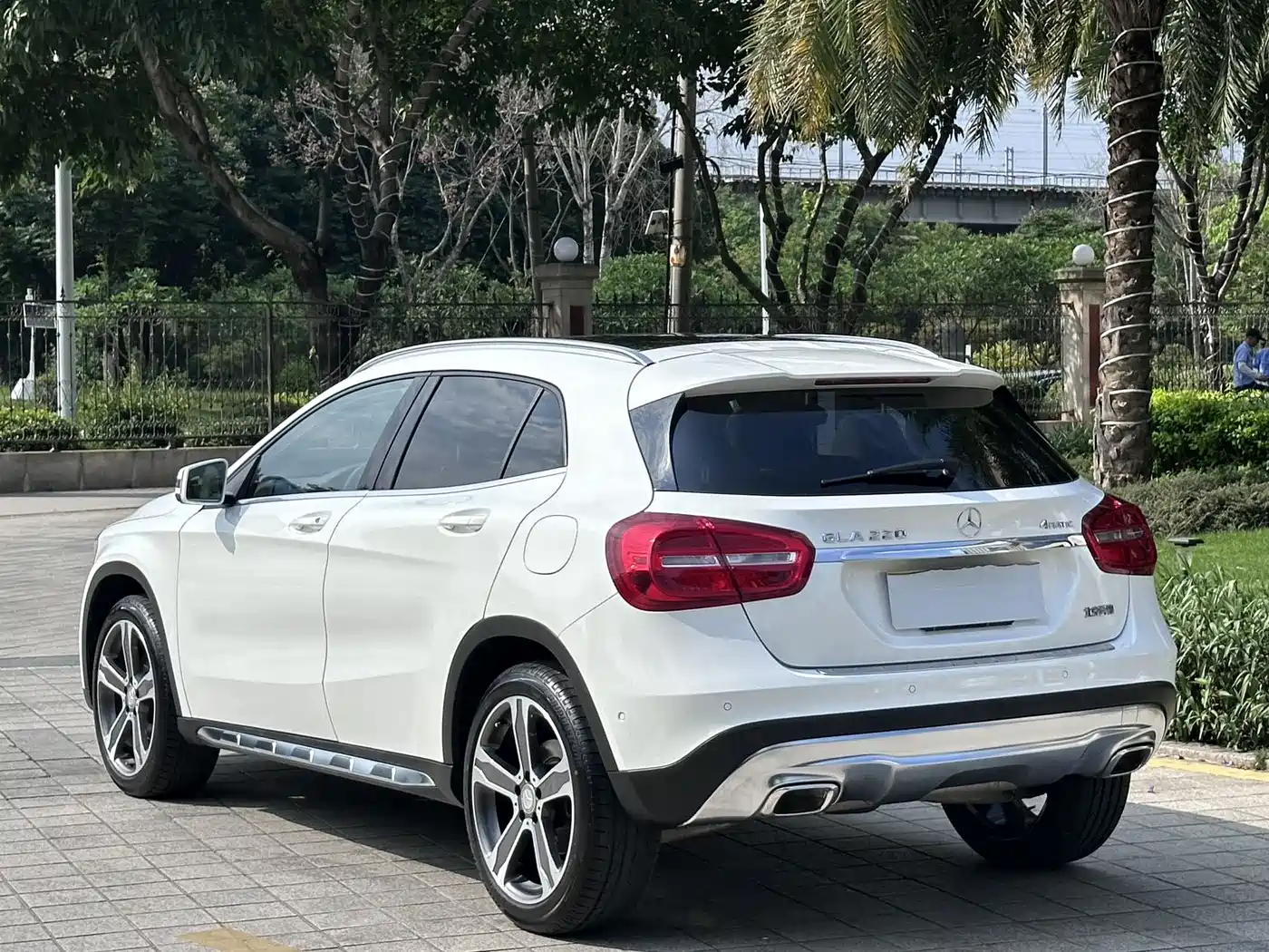 Mercedes-Benz GLA 2015 GLA 220 4MATIC Luxury фото 4