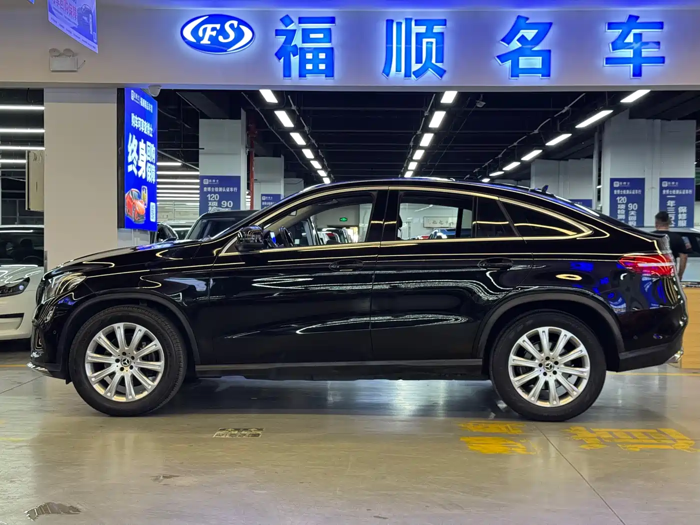 Mercedes-Benz GLE Coupe 2018 GLE 320 4MATIC Coupe SUV фото 4